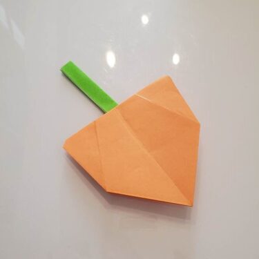 ほおずきの折り紙 平面で簡単な折り方作り方 お盆の季節に鬼灯を手作り 子供と楽しむ折り紙 工作