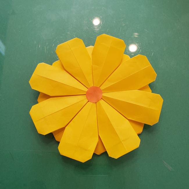 コスモスの折り方 折り紙8枚でつくれて簡単 かわいい花の作り方 子供と楽しむ折り紙 工作