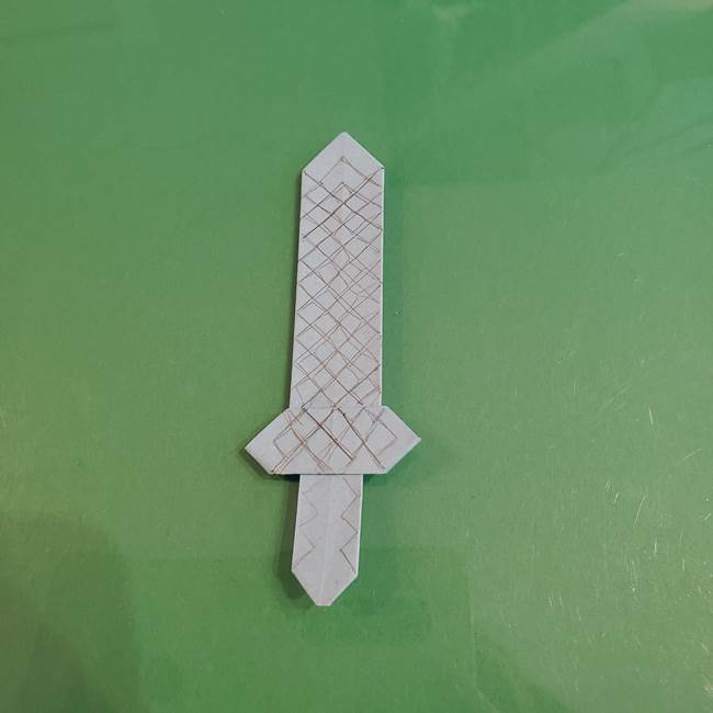 折り紙 マイクラの剣の折り方作り方 ダイヤやネザライト装備を手作り 子供と楽しむ折り紙 工作