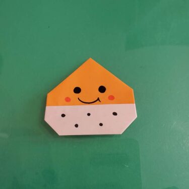 栗の折り紙は子どもでも簡単！かわいい顔で楽しい♪年少3歳児の保育にも☆