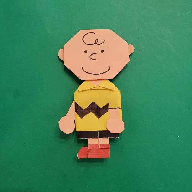 チャーリーブラウン 折り紙の折り方作り方 スヌーピーのかわいいキャラクター 子供と楽しむ折り紙 工作