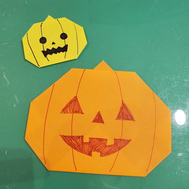 かぼちゃの折り紙 簡単に3歳児から折れる折り方作り方！2歳児も挑戦♪