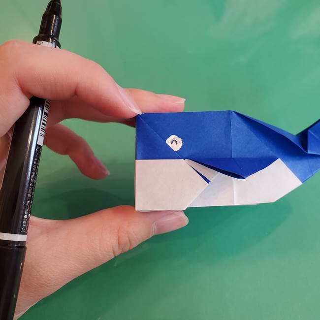 折り紙の箱クジラ②顔の描き方(3)