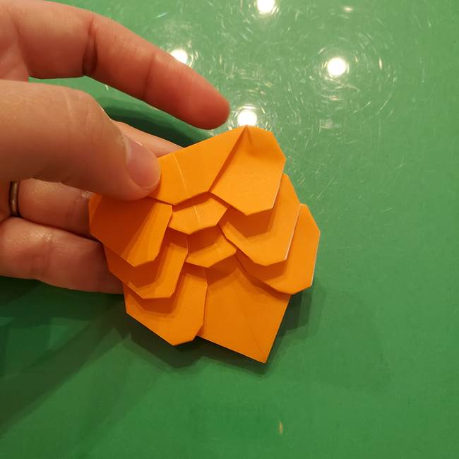 松ぼっくりの折り紙 平面で簡単な作り方折り方②-2