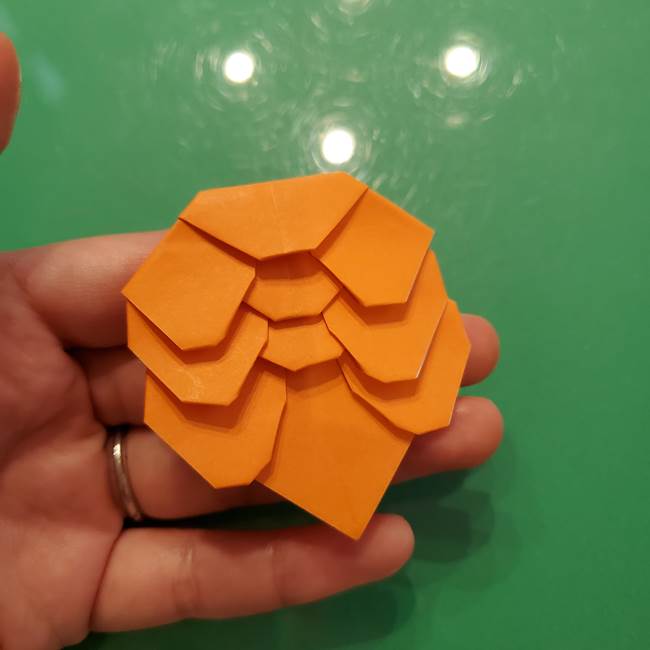 松ぼっくりの折り紙 平面で簡単な作り方折り方③-1