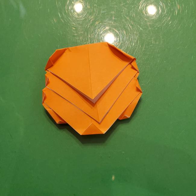 松ぼっくりの折り紙 平面で簡単な作り方折り方③-3