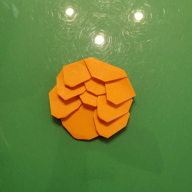 松ぼっくりの折り紙 平面で簡単な作り方折り方③-5