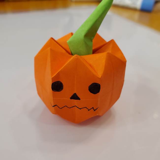 かぼちゃの折り紙 立体で難しいジャックオーランタンの折り方作り方 子供と楽しむ折り紙 工作