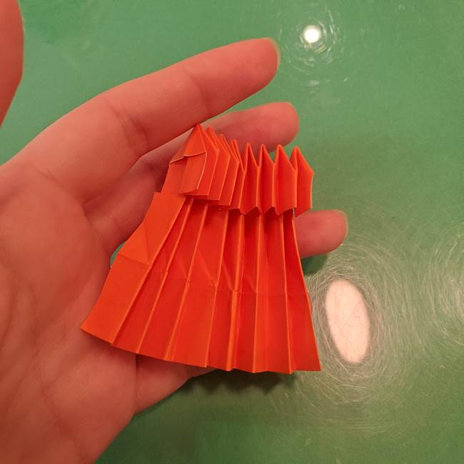 かぼちゃの折り紙 立体で難しいジャックオーランタンの折り方作り方②折る(10)