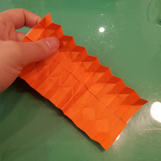 かぼちゃの折り紙 立体で難しいジャックオーランタンの折り方作り方②折る(11)