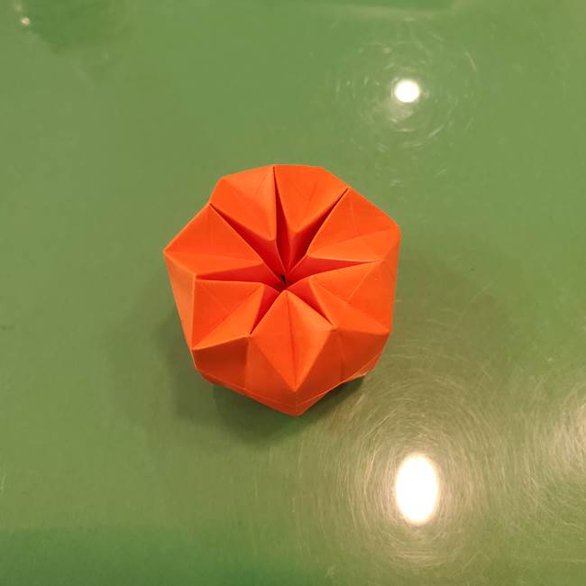 かぼちゃの折り紙 立体で難しいジャックオーランタンの折り方作り方②折る(19)
