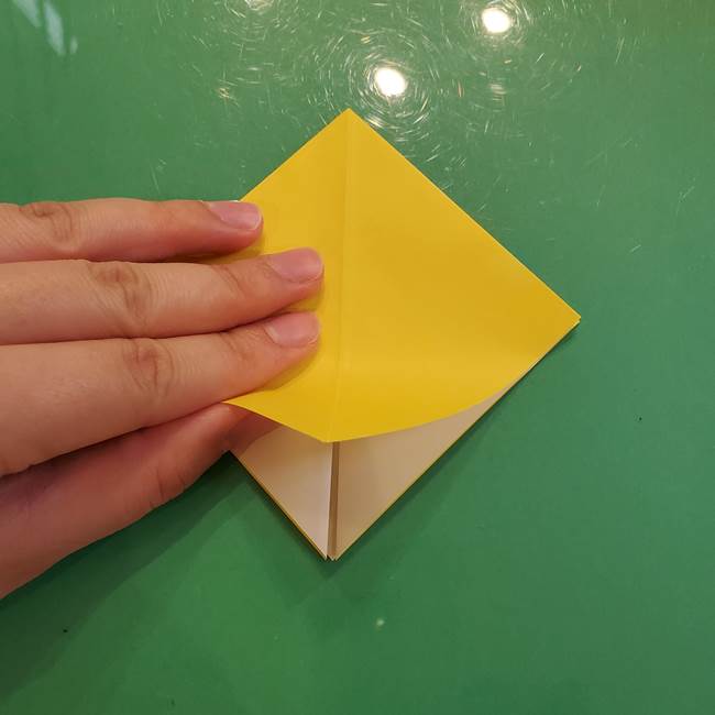 どんぐりの折り紙の折り方作り方(立体)①実の折り方