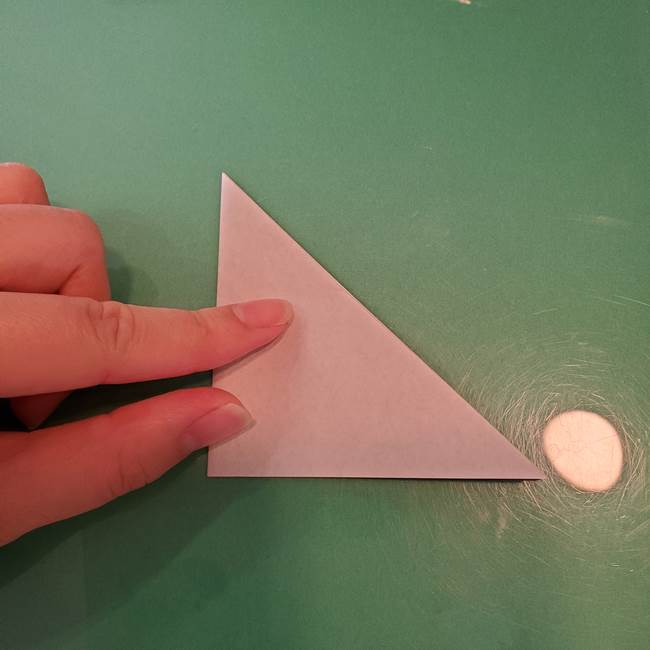 ハロウィンの折り紙 切り絵のコウモリの切り方折り方①折り方(4)