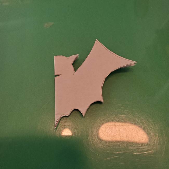 ハロウィンの折り紙 切り絵のコウモリの切り方折り方②切り方(8)