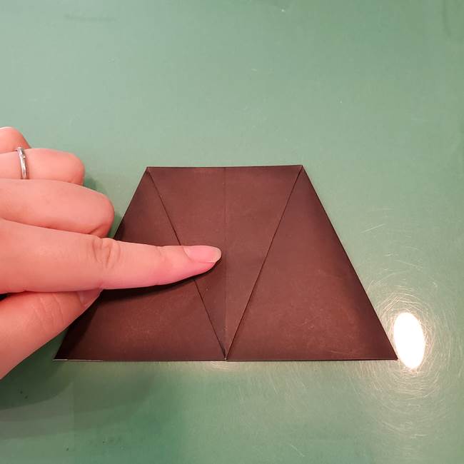 魔女の折り紙 幼児でも簡単な折り方作り方①折る(11)