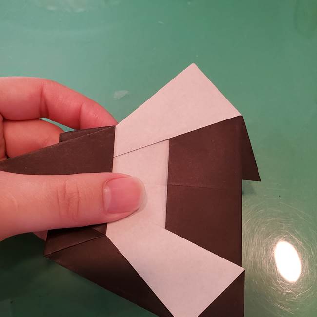 魔女の折り紙 幼児でも簡単な折り方作り方①折る(18)