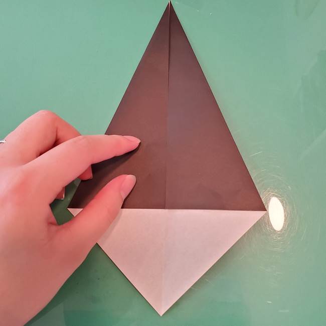 魔女の折り紙 幼児でも簡単な折り方作り方①折る(6)