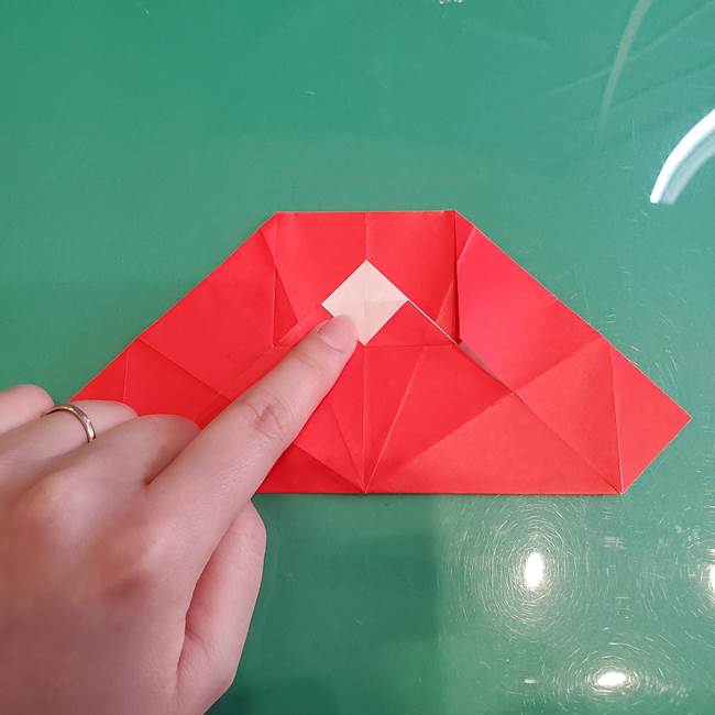 折り紙でサンタクロースを自立させる折り方作り方(21)