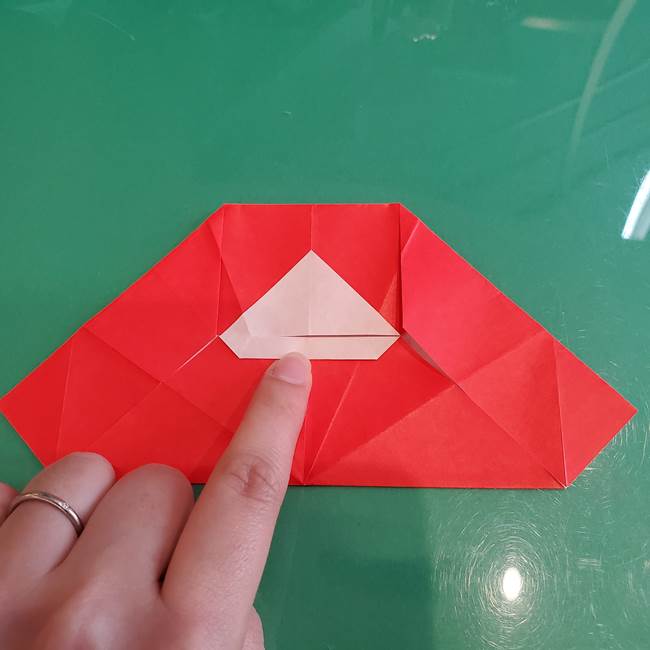 折り紙でサンタクロースを自立させる折り方作り方(23)