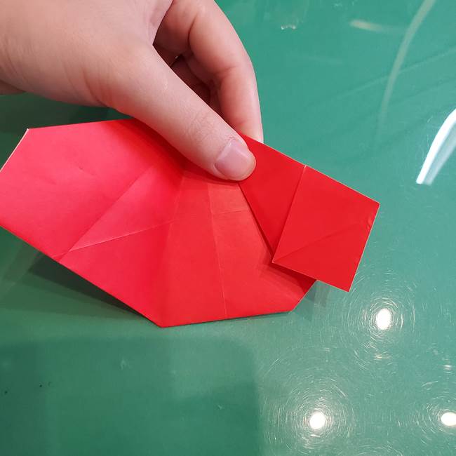折り紙でサンタクロースを自立させる折り方作り方(28)