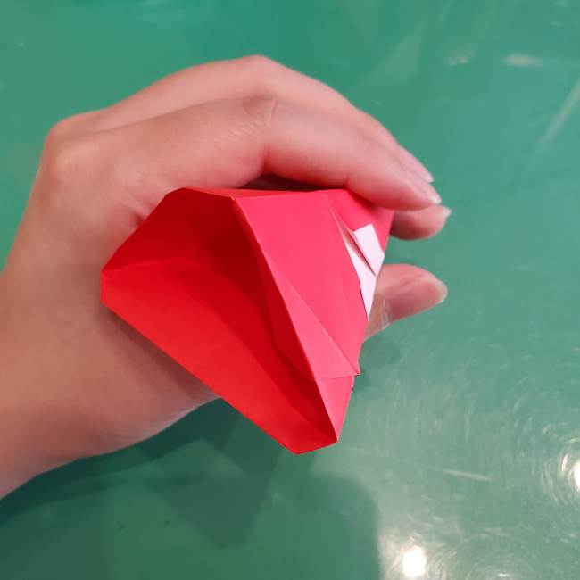 折り紙でサンタクロースを自立させる折り方作り方(31)