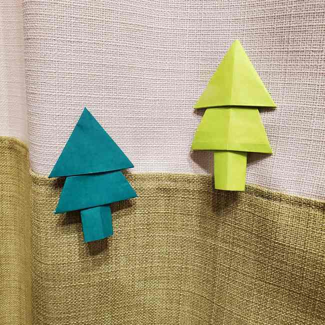 折り紙 クリスマスツリーの壁飾りを一枚で オーナメントにも使えるディスプレイ 子供と楽しむ折り紙 工作