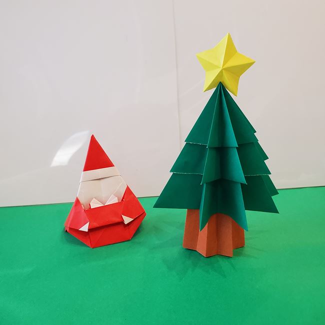 クリスマスツリーの折り紙は立体的で星つきなのに簡単！子供も挑戦☆
