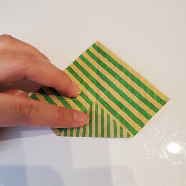 クリスマスリースの折り紙 おしゃれで立体的な作り方折り方①折り筋(15)