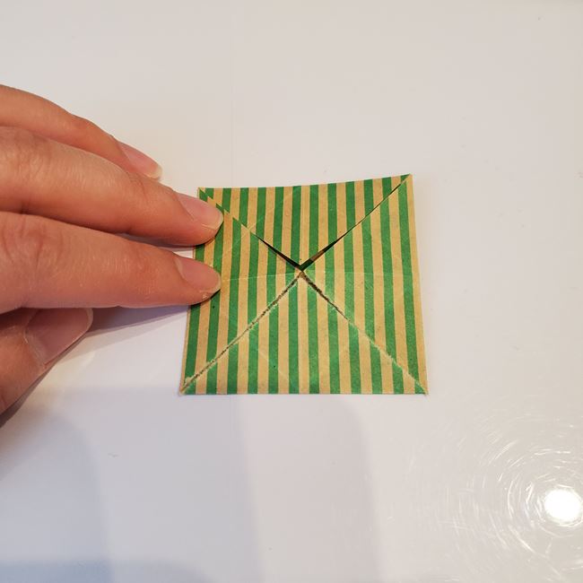 クリスマスリースの折り紙 おしゃれで立体的な作り方折り方①折り筋(16)