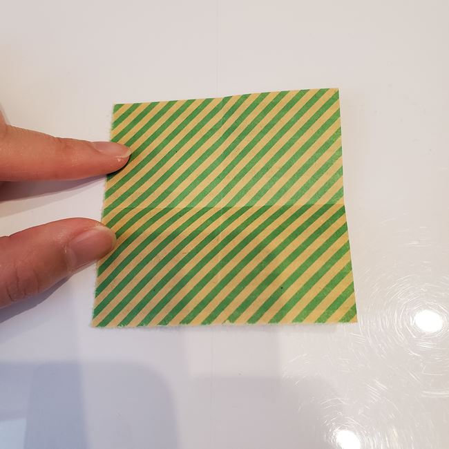 クリスマスリースの折り紙 立体的な飾りを手作り①折り筋(5)