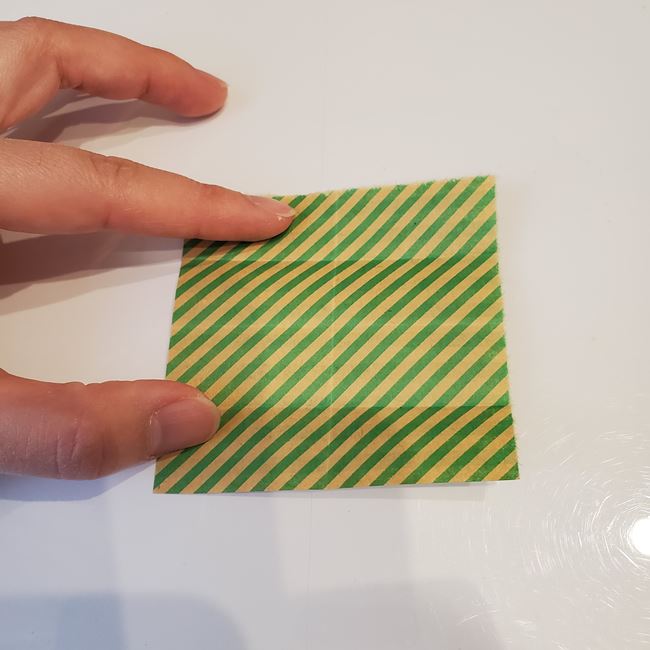 クリスマスリースの折り紙 立体的な飾りを手作り①折り筋(7)