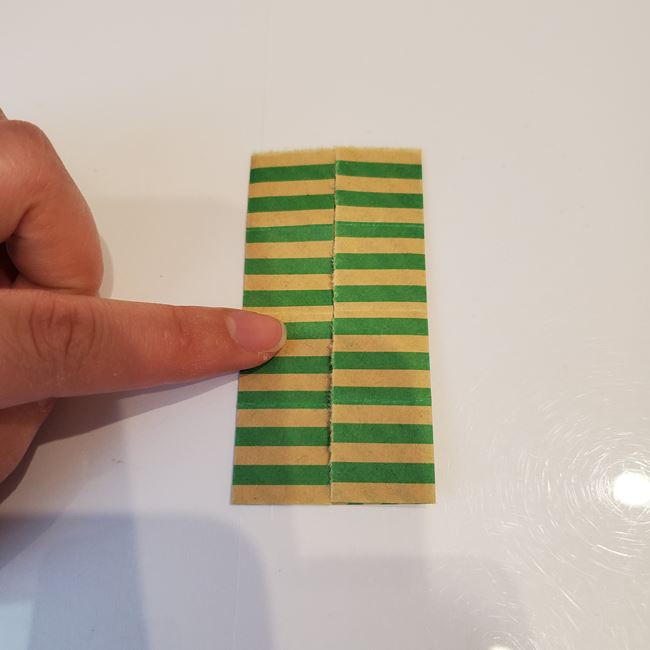 クリスマスリースの折り紙 おしゃれで立体的な作り方折り方①折り筋(8)