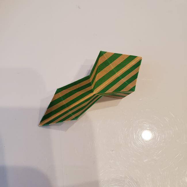 クリスマスリースの折り紙 おしゃれで立体的な作り方折り方②パーツ(13)
