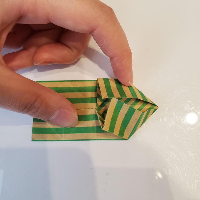 クリスマスリースの折り紙 おしゃれで立体的な作り方折り方②パーツ(4)