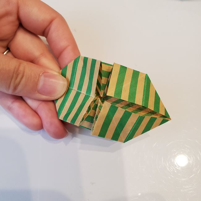 クリスマスリースの折り紙 おしゃれで立体的な作り方折り方②パーツ(7)