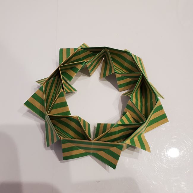 クリスマスリースの折り紙 立体的な飾りを手作り③組み合わせ(11)