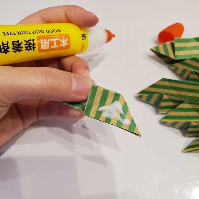 クリスマスリースの折り紙 おしゃれで立体的な作り方折り方③組み合わせ(3)