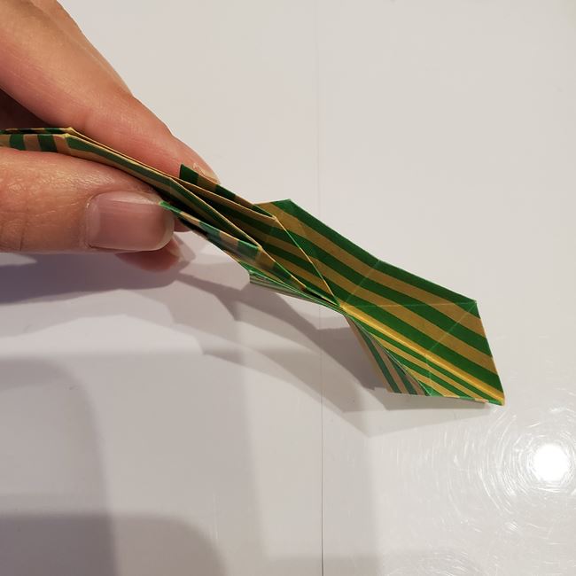 クリスマスリースの折り紙 おしゃれで立体的な作り方折り方③組み合わせ(5)