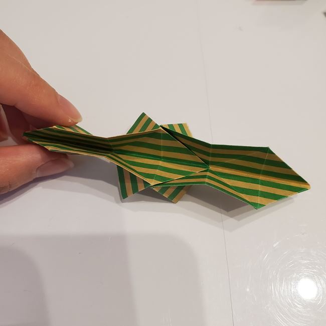 クリスマスリースの折り紙 おしゃれで立体的な作り方折り方③組み合わせ(7)