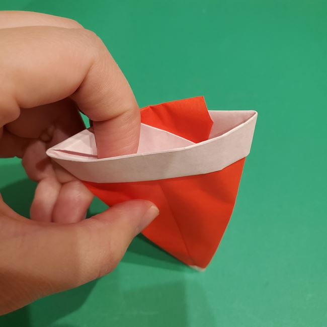 サンタクロースの帽子の折り紙 簡単な作り方折り方(16)