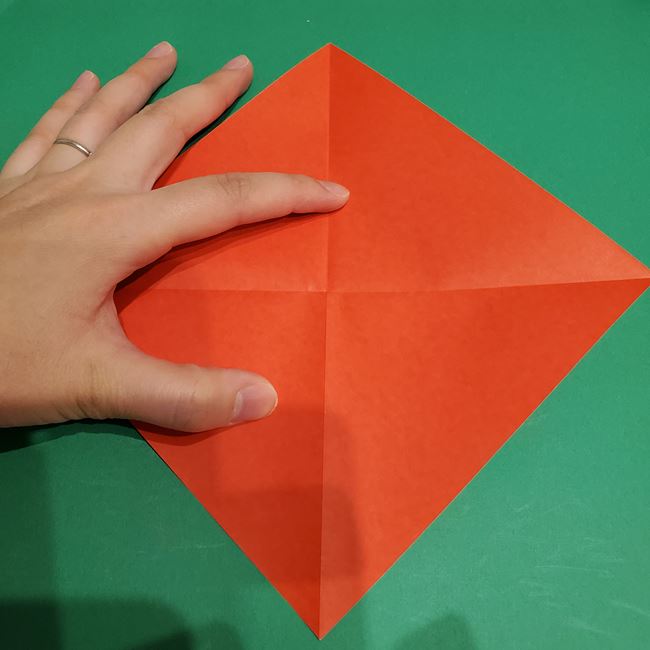 サンタクロースの帽子の折り紙 簡単な作り方折り方(4)
