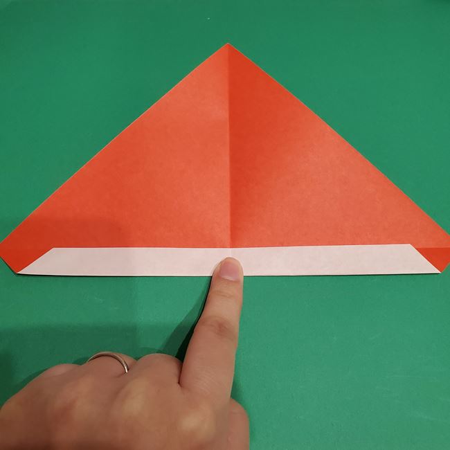 サンタクロースの帽子の折り紙 簡単な作り方折り方(7)