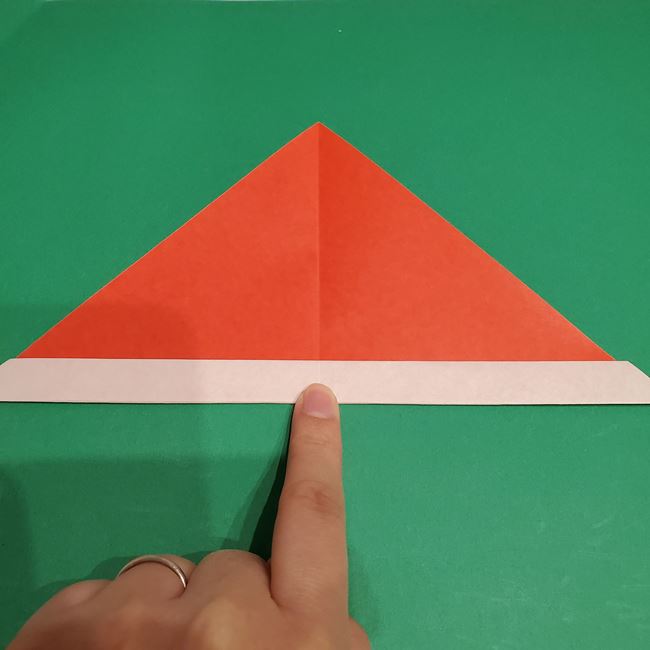サンタクロースの帽子の折り紙 簡単な作り方折り方(8)