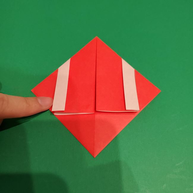 サンタクロースの折り紙メダルの簡単な作り方(平面)①サンタ(10)