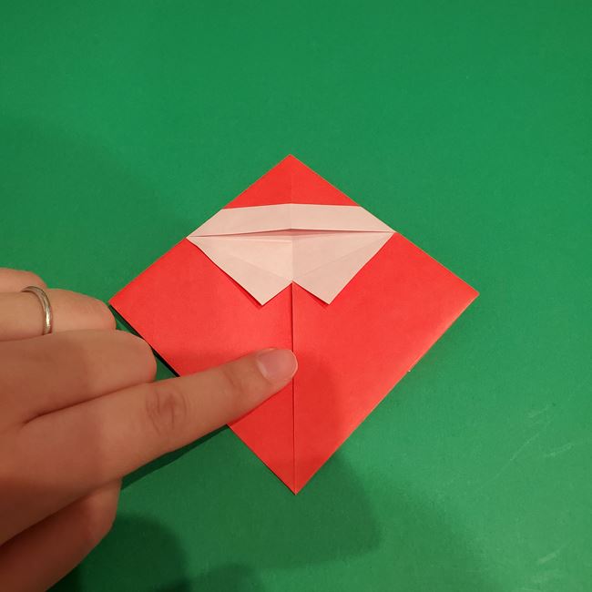 サンタクロースの折り紙メダルの簡単な作り方(平面)①サンタ(12)