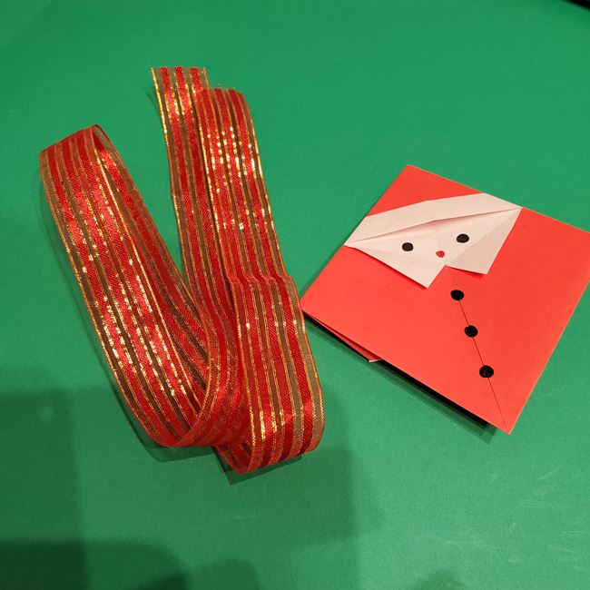 サンタクロースの折り紙メダルの簡単な作り方(平面)②メダル(1)