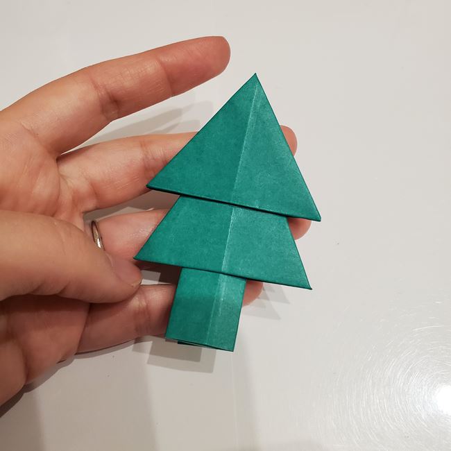折り紙 クリスマスツリーの壁飾りの折り方作り方②木(18)