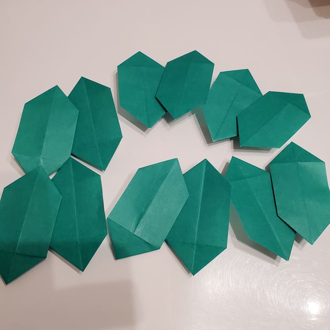 折り紙 柊のリースの折り方作り方②完成(1)