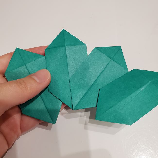 折り紙 柊のリースの折り方作り方②完成(4)