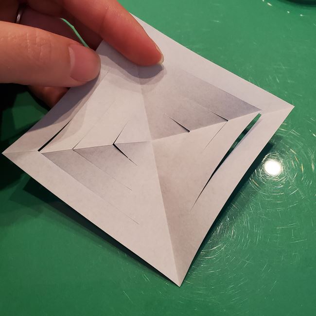 アナ雪の結晶の折り紙 簡単な折り方作り方①パーツ(6.)